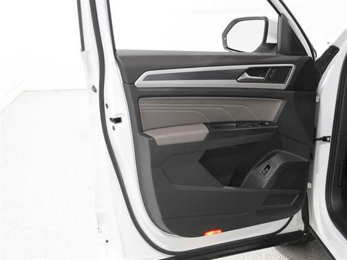 2021 Volkswagen Atlas Cross Sport 3.6L V6 SE w/Technology R-Line