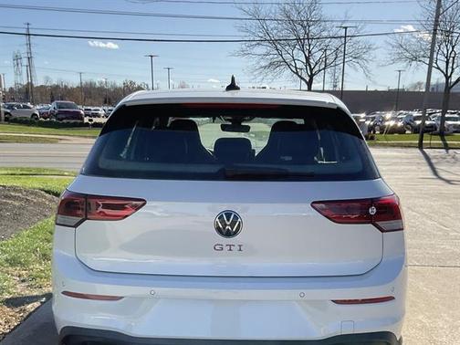 2026 Volkswagen Golf GTI 2.0T SE DSG