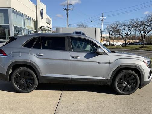 2026 Volkswagen Atlas Cross Sport 2.0T SE w/Technology 4MOTION