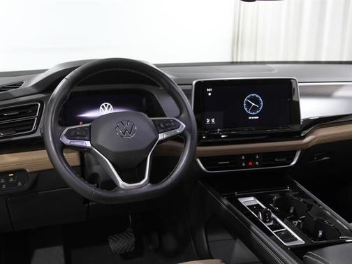 2024 Volkswagen Atlas Cross Sport 2.0T SE w/Technology 4MOTION