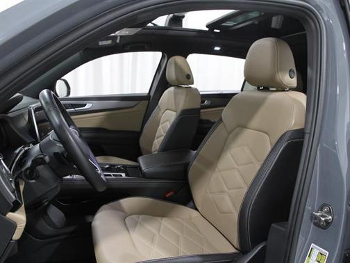 2024 Volkswagen Atlas Cross Sport 2.0T SE w/Technology 4MOTION