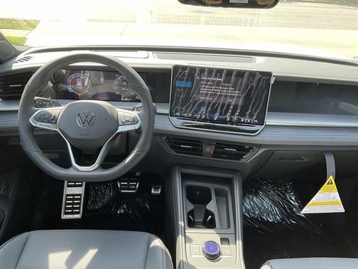 2025 Volkswagen Tiguan 2.0T SE R-Line Black 4MOTION