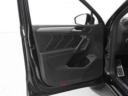 2022 Volkswagen Tiguan 2.0T SE R-Line Black 4MOTION