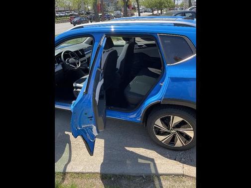 Cornflower Blue 2026 Volkswagen Taos SE