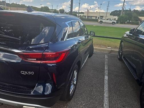 2022 INFINITI QX50 LUXE AWD