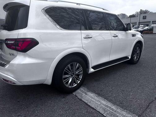 2024 INFINITI QX80 Luxe