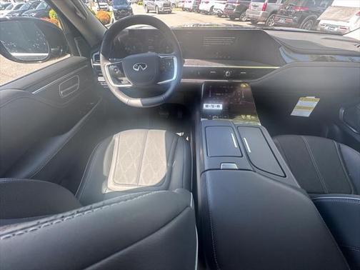 2025 INFINITI QX80 SENSORY AWD