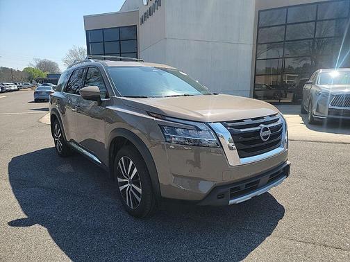 2024 Nissan Pathfinder Platinum FWD