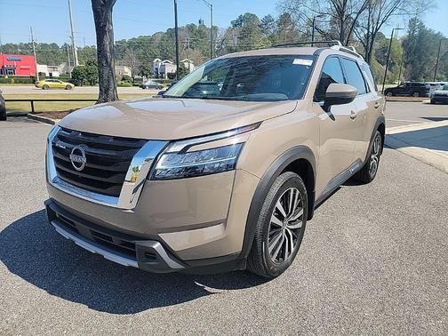 2024 Nissan Pathfinder Platinum FWD