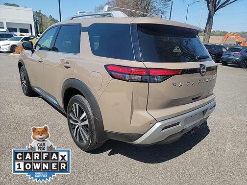 2024 Nissan Pathfinder Platinum FWD