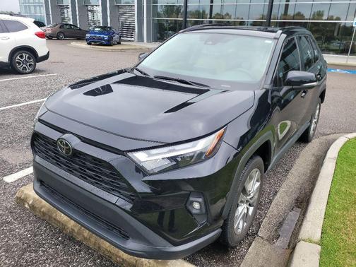 2022 Toyota RAV4 XLE Premium