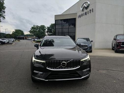 2022 Volvo XC60 B5 Inscription