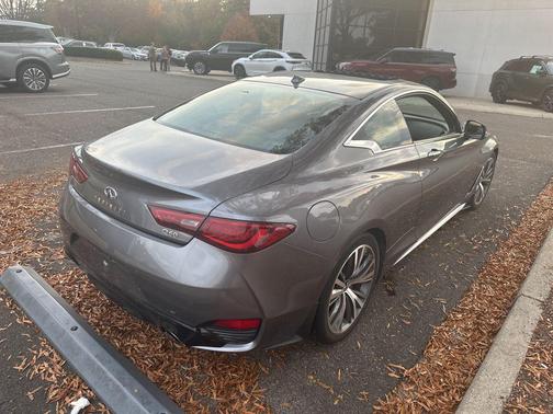 2022 INFINITI Q60 LUXE