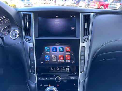 2022 INFINITI Q60 LUXE