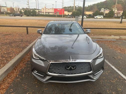 2022 INFINITI Q60 LUXE