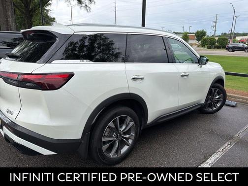 Majestic White 2023 INFINITI QX60 Luxe