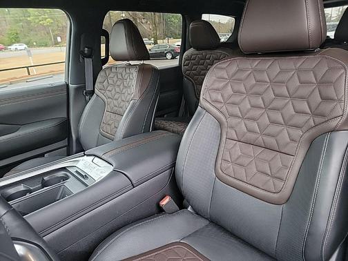 2025 Nissan Armada Platinum 2WD