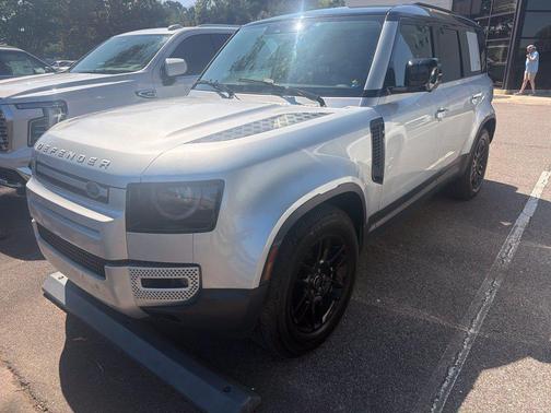 Hakuba Silver Metallic 2023 Land Rover Defender 110 SE