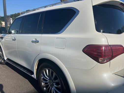 2015 INFINITI QX80 Base