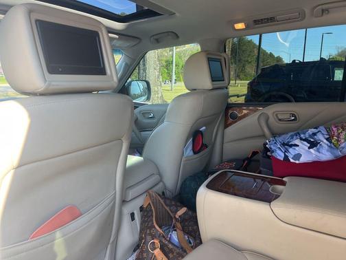 2015 INFINITI QX80 Base