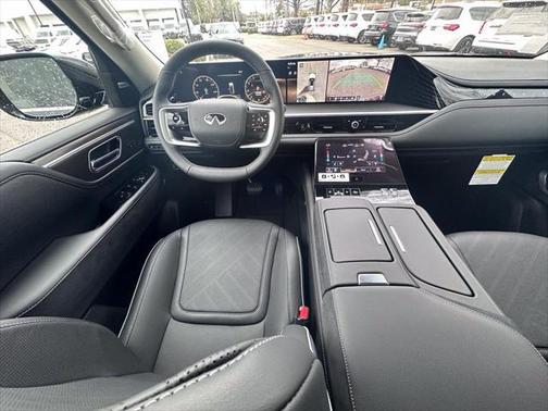 2025 INFINITI QX80 Luxe