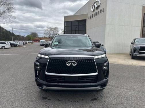 2025 INFINITI QX80 Luxe