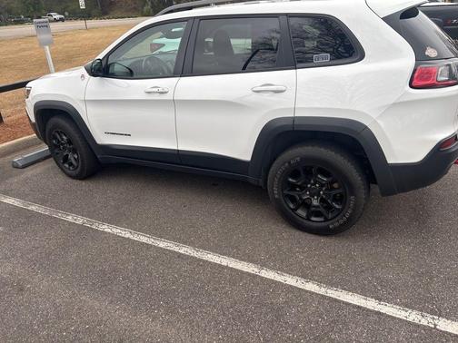 2020 Jeep Cherokee Trailhawk