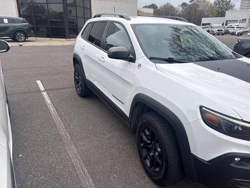 2020 Jeep Cherokee Trailhawk