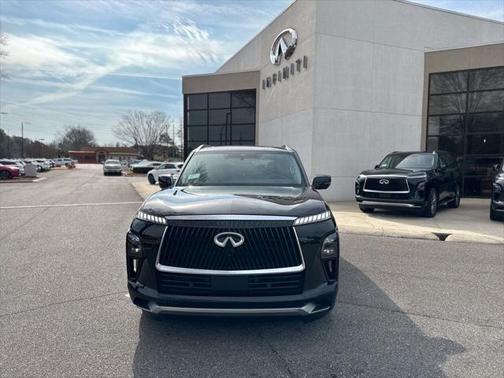 2025 INFINITI QX80 Luxe