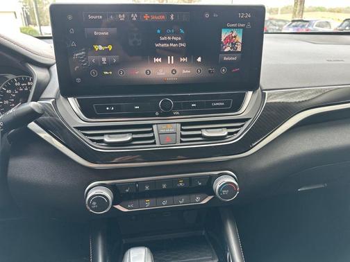 2024 Nissan Altima SR FWD