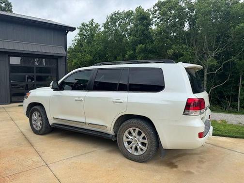 Blizzard Pearl 2018 Toyota Land Cruiser Base