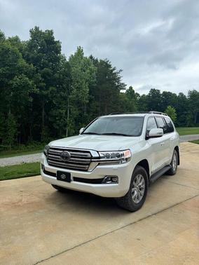 Blizzard Pearl 2018 Toyota Land Cruiser Base