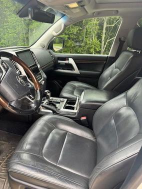Blizzard Pearl 2018 Toyota Land Cruiser Base