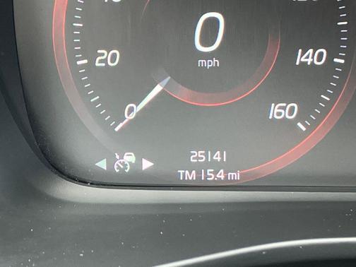 2021 Volvo XC40 T5 R-Design