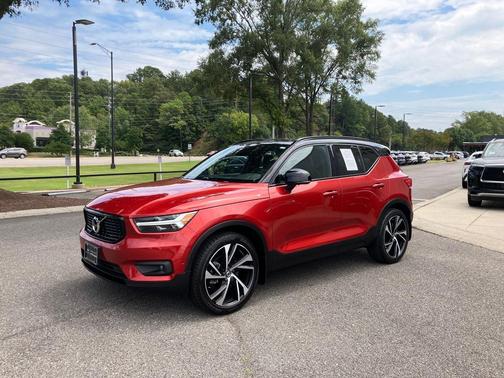 2021 Volvo XC40 T5 R-Design