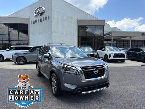 Gun Metallic 2025 Nissan Pathfinder SL FWD