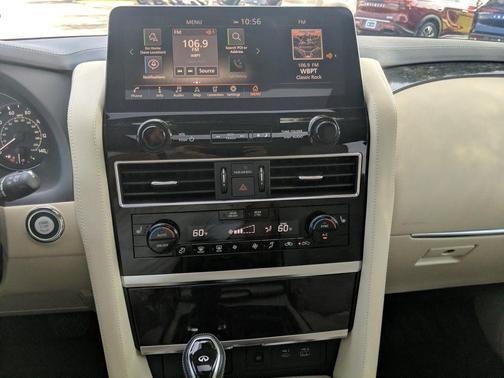 2022 INFINITI QX80 Luxe
