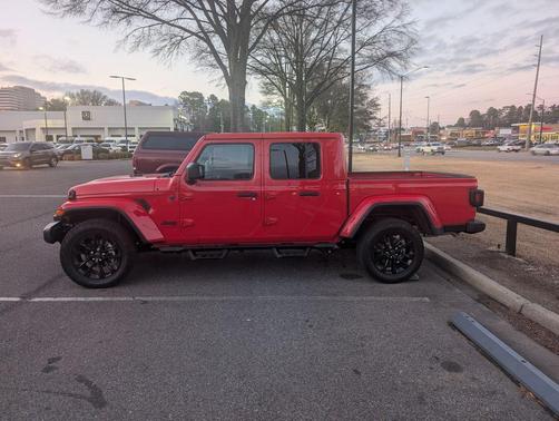 2025 Jeep Gladiator Nighthawk