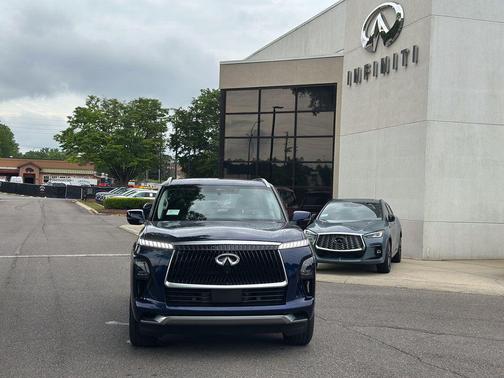 2025 INFINITI QX80 PURE