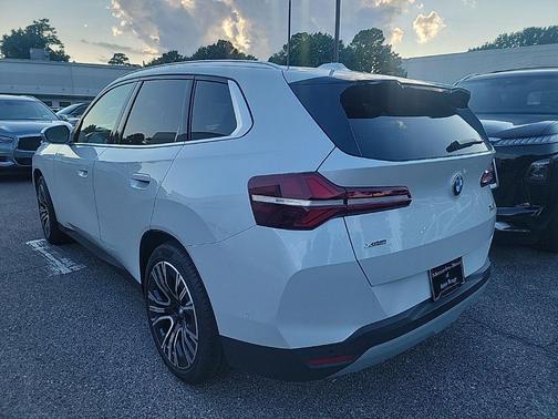 Mineral White Metallic 2025 BMW X3 30 xDrive
