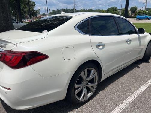 2018 INFINITI Q70L 3.7 LUXE