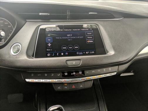 2022 Cadillac XT4 Premium Luxury