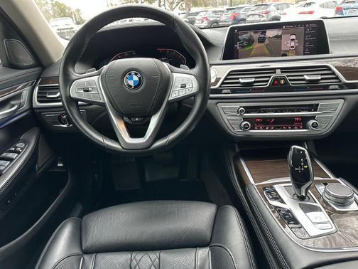 2020 BMW 740 740i