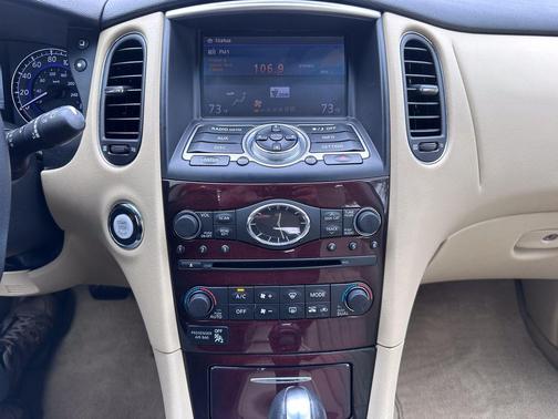 2017 INFINITI QX50 Base