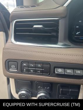 White Frost Tricoat 2023 GMC Yukon XL Denali