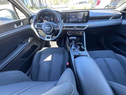2022 Kia K5 LXS