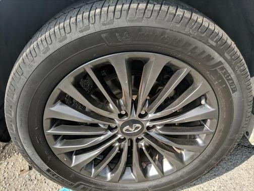 2022 INFINITI QX80 SENSORY