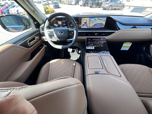 2025 INFINITI QX80 Luxe