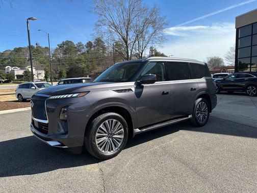 2025 INFINITI QX80 Luxe