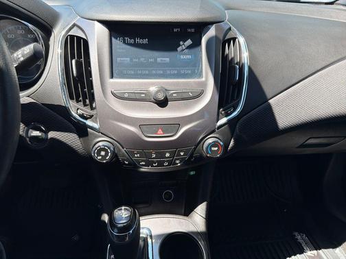 Graphite Metallic 2017 Chevrolet Cruze LT